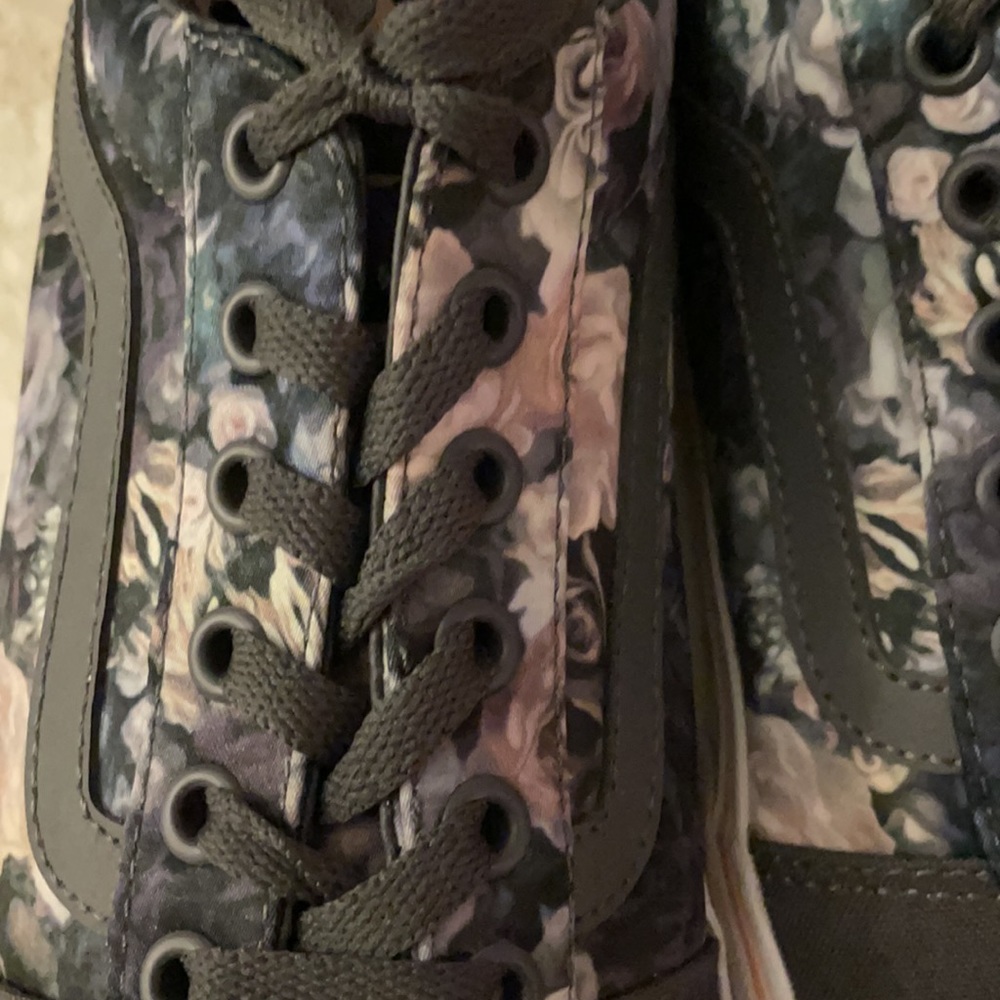Vans Grey Floral Unisex Sneaker in 9M - Picture 5 of 12